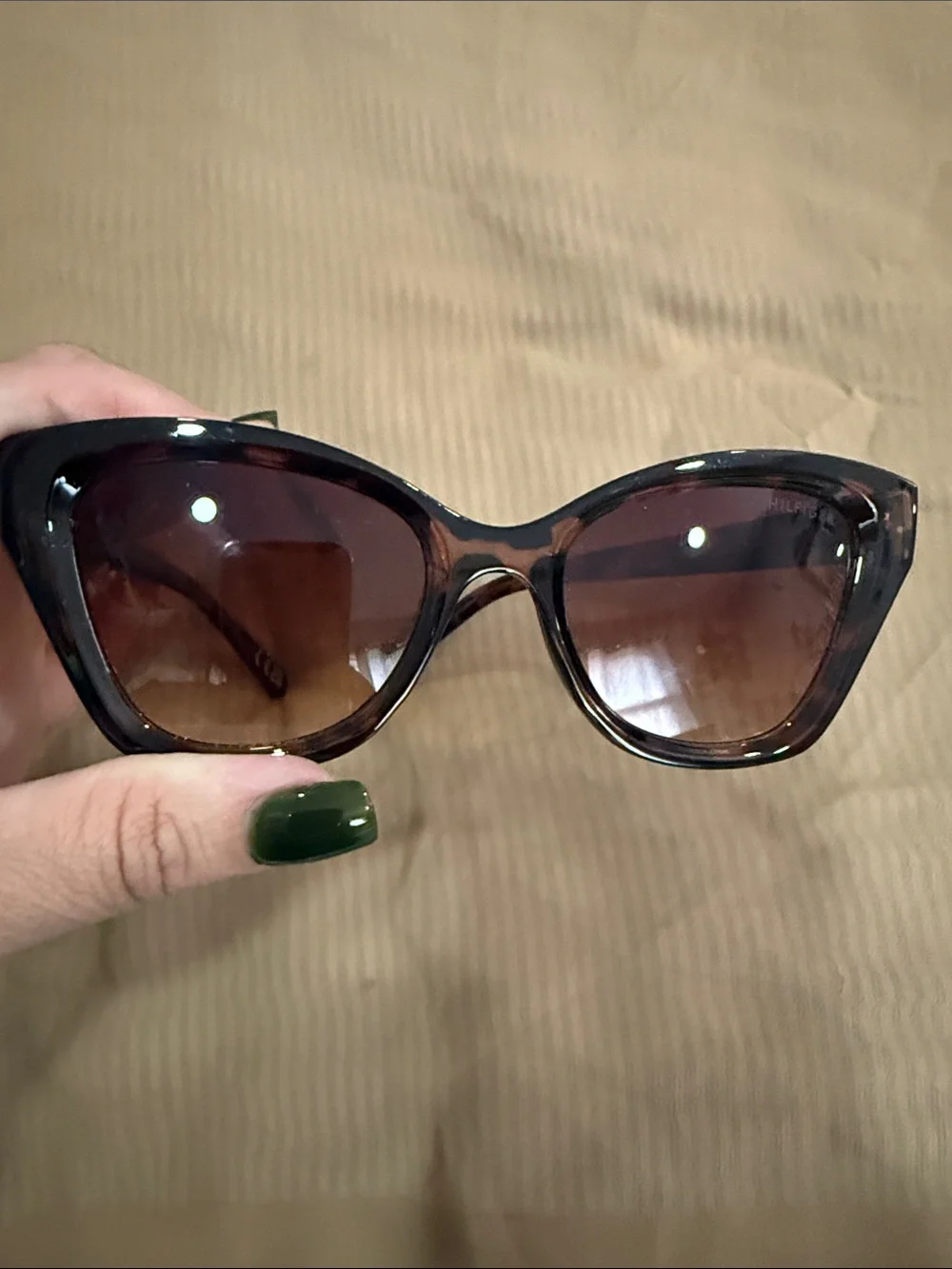 Tommy Hilfiger Women's Cat-Eye Sunglasses in Dark Tortoise and Brown Gradient